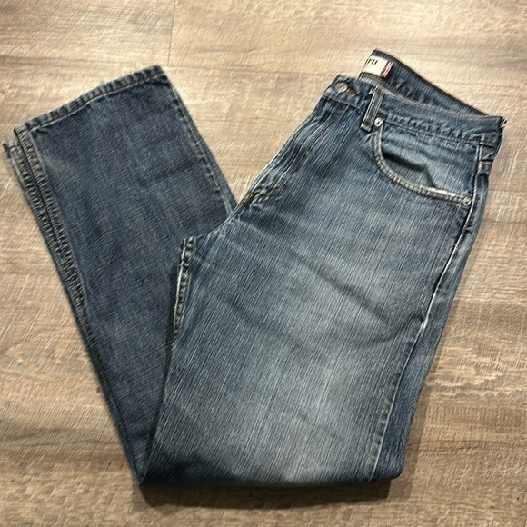 Levi’s regular fit 505 medium wash blue jeans 33 x 30” - Picture 1 of 11